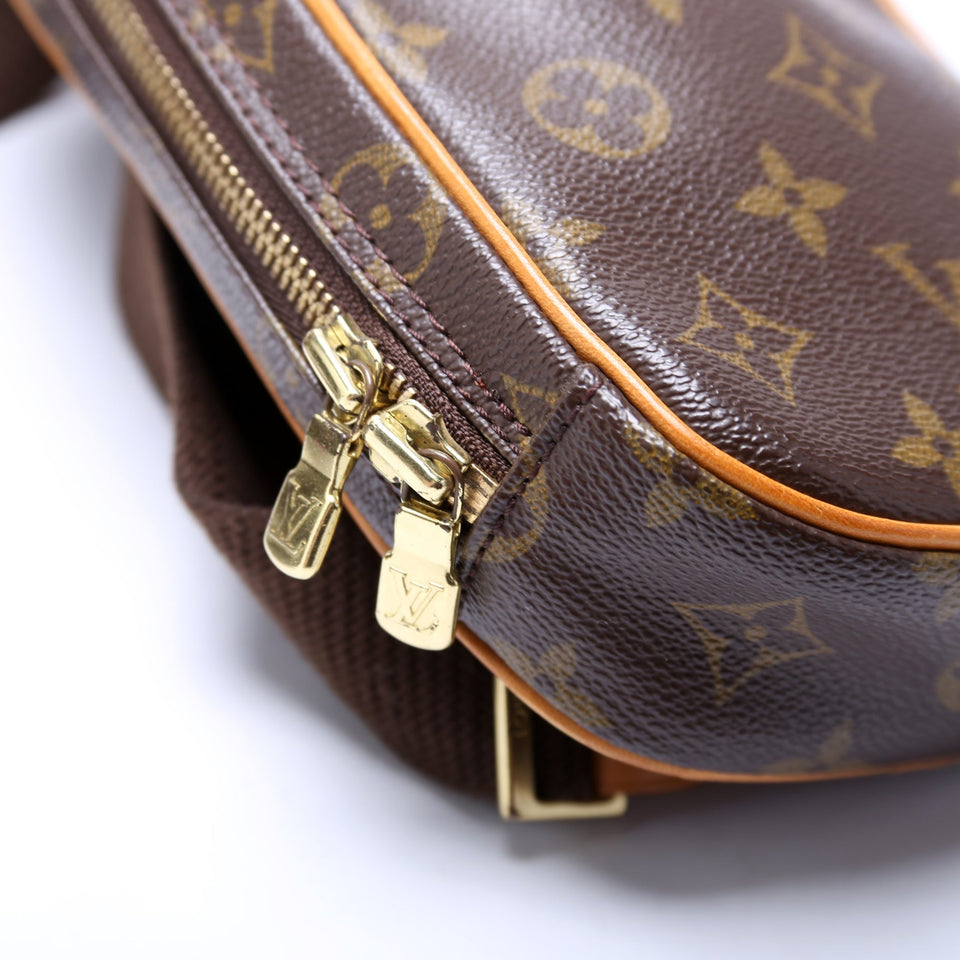 Pochette Gange Monogram