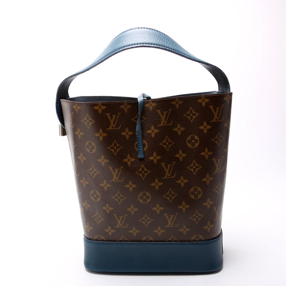 NN14 Bucket Idole Monogram