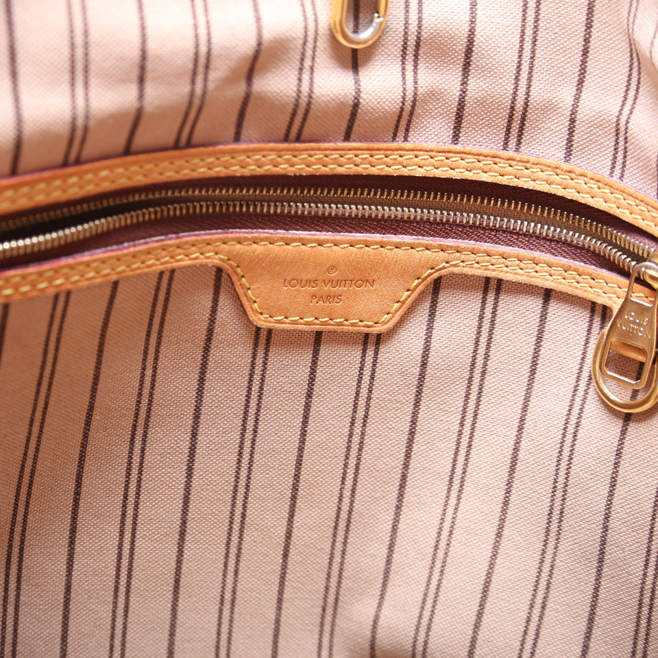 Delightful PM Monogram