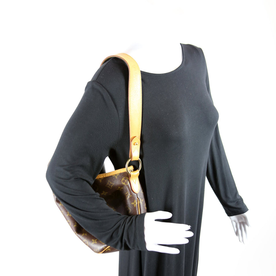 Delightful PM Monogram