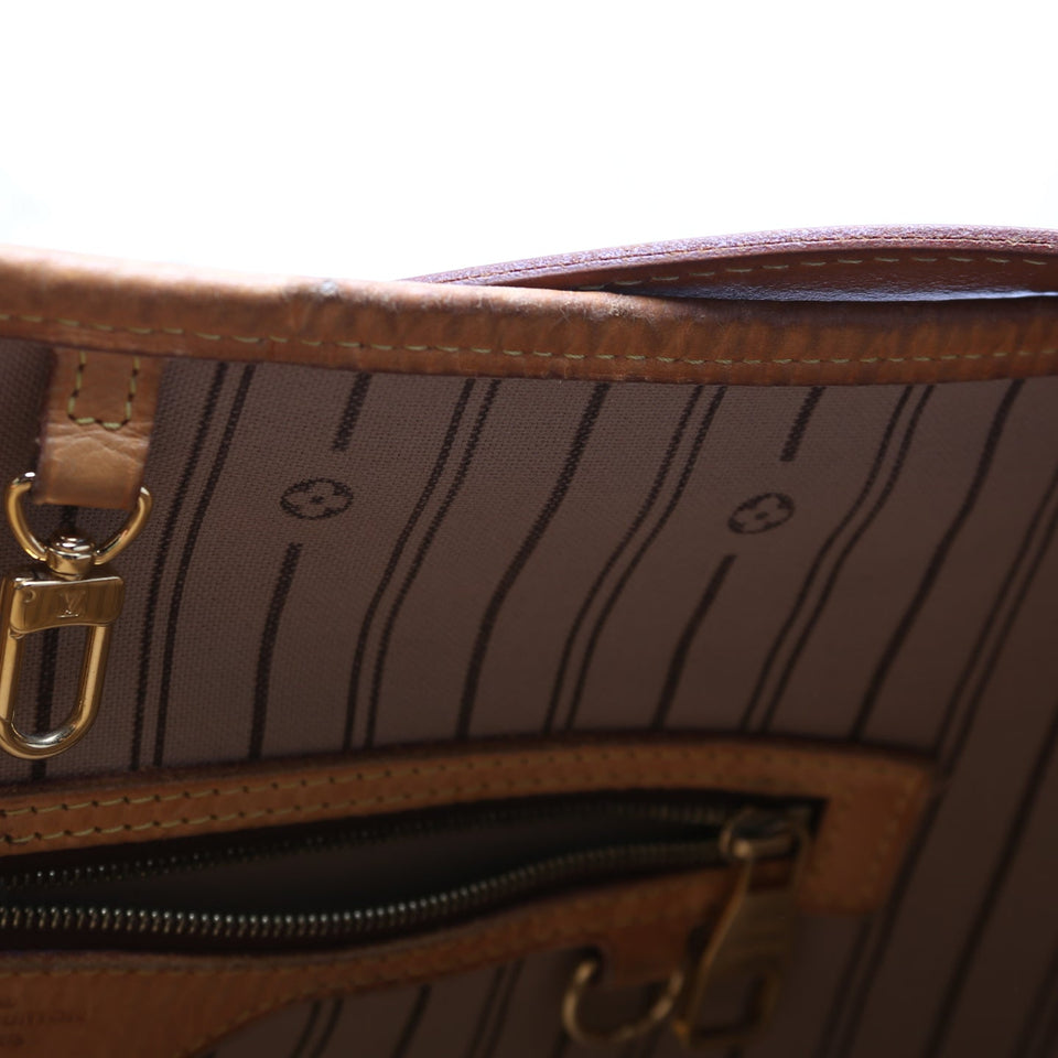 Delightful PM Monogram