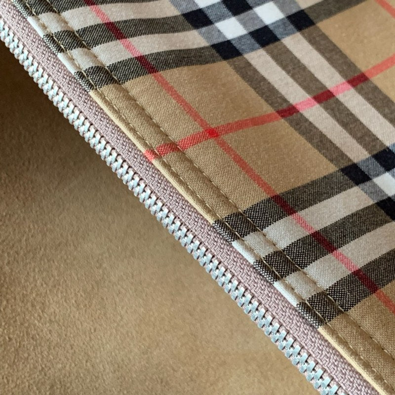 Burberry Bags - Bagsattire   695