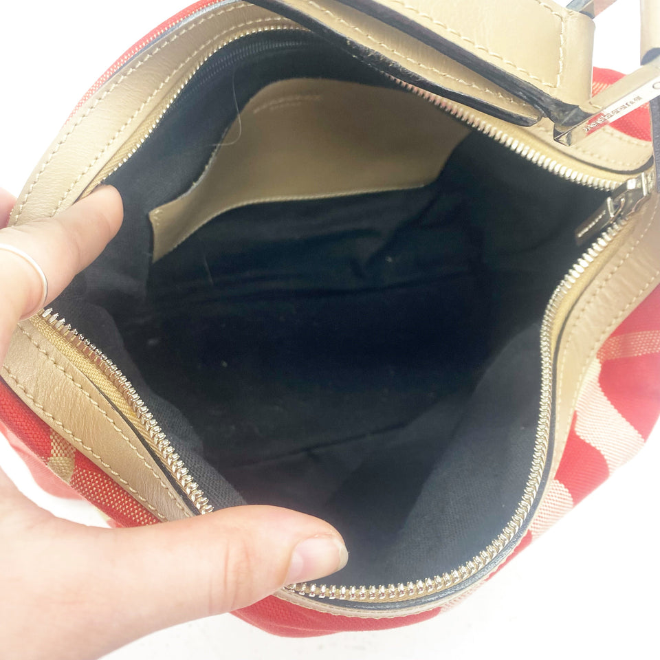 Handbag Luxury Designer By Burberry  Size: Small