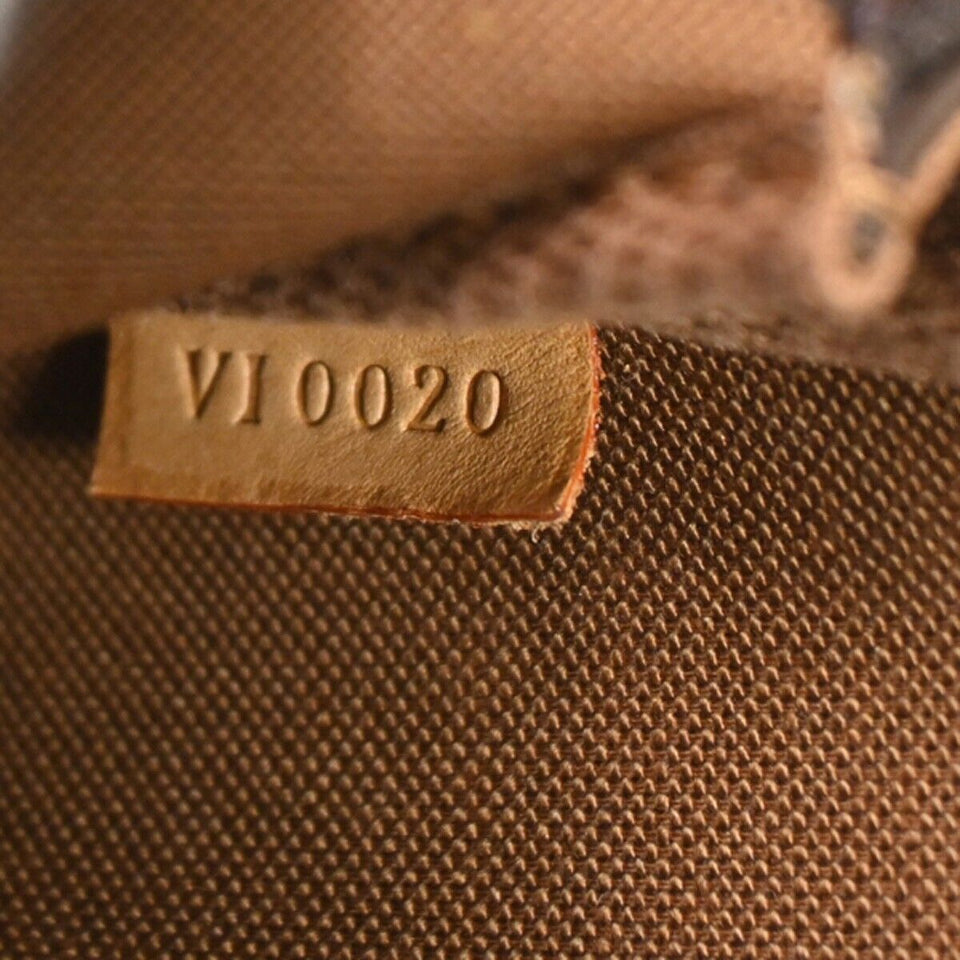 Louis Vuitton Pochette Accessoires  Canvas Clutch Bag