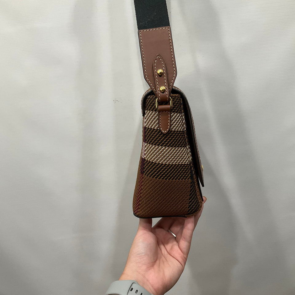 Crossbody Luxury Designer By Burberry  Size: Medium