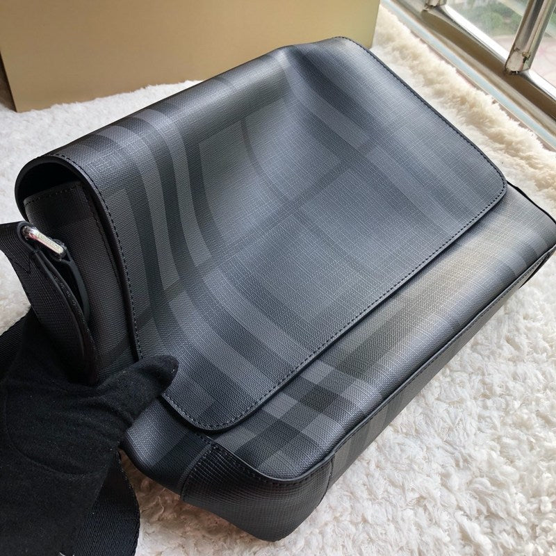 Burberry Bags - Bagsattire   392