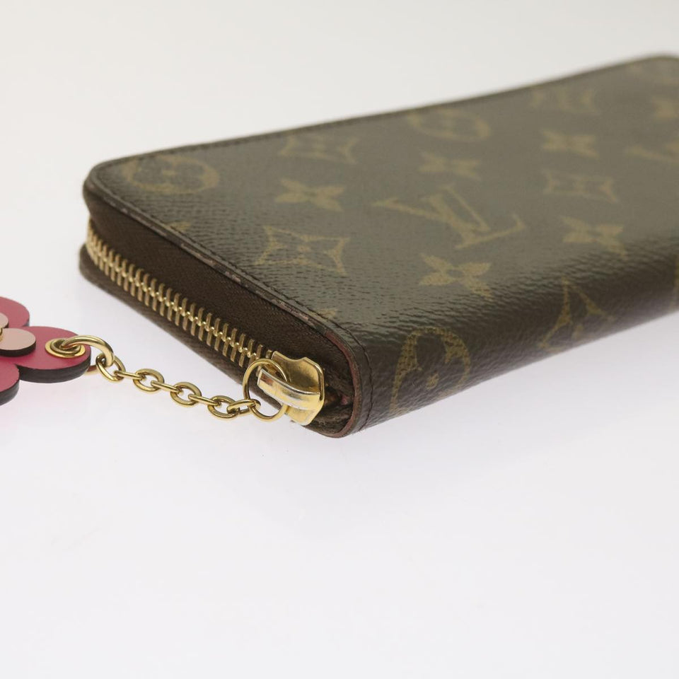 LOUIS VUITTON Zippy Wallet