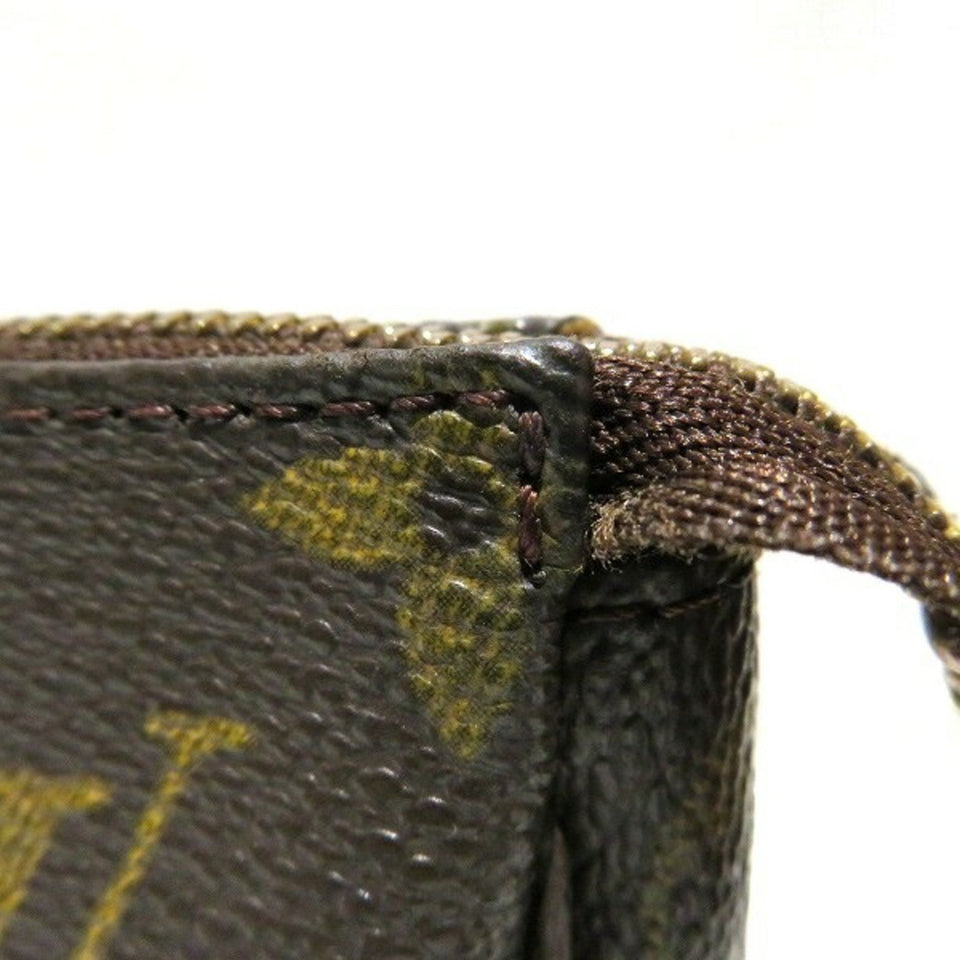 Louis Vuitton Pochette Accessoires  Canvas Clutch Bag