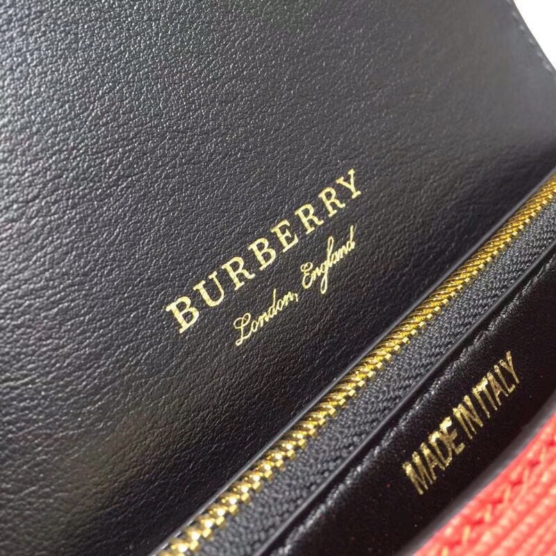 Burberry Bags - Bagsattire   560