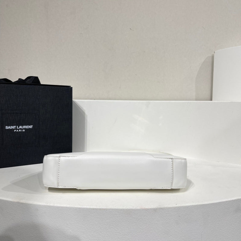 Burberry Bags - Bagsattire   135