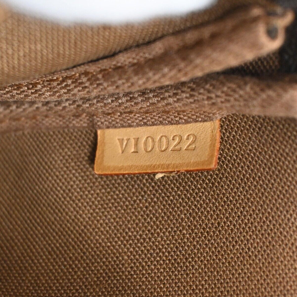 Louis Vuitton Pochette Accessoires  Canvas Clutch Bag