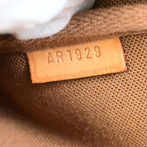Louis Vuitton Pochette Accessoires  Canvas Clutch Bag