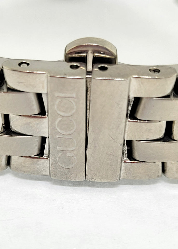 S/S Ladies Gucci watch with M.O.P and Diamond Dial