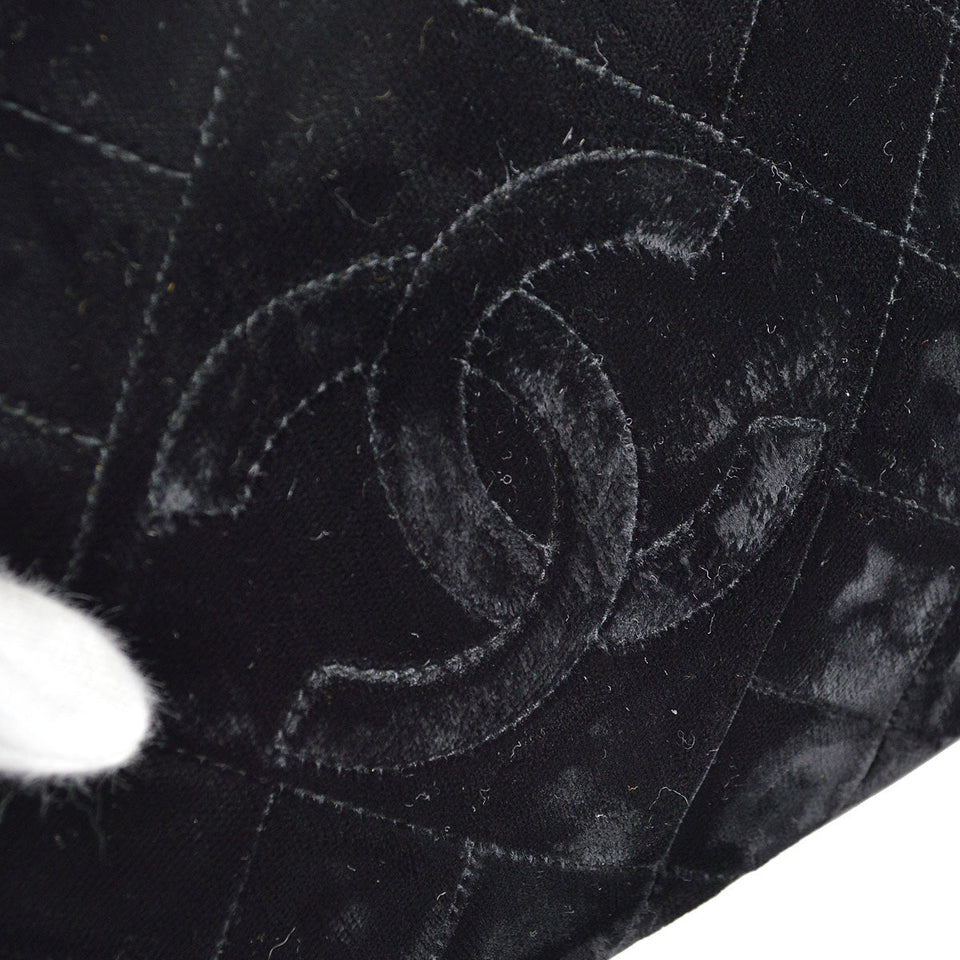 CHANEL 1991-1994 Black Velvet Diamond Camera Bag Small