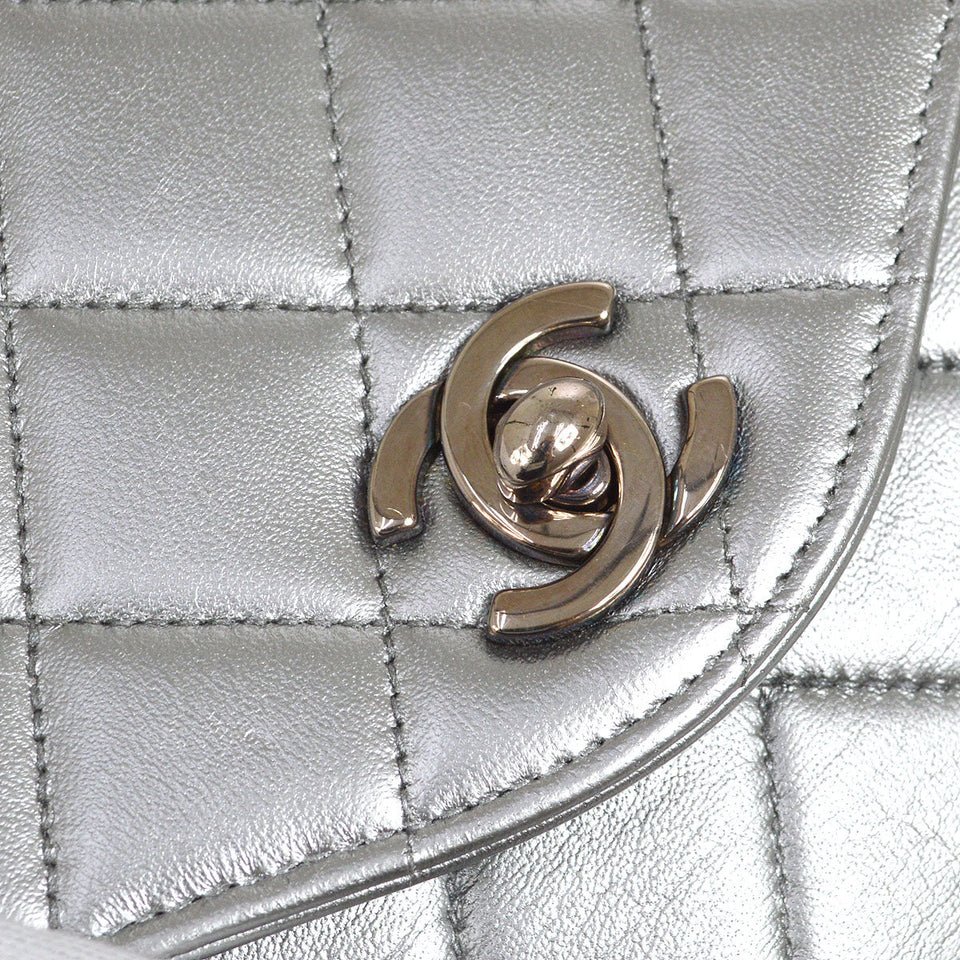 CHANEL 1996-1997 Flap Handbag