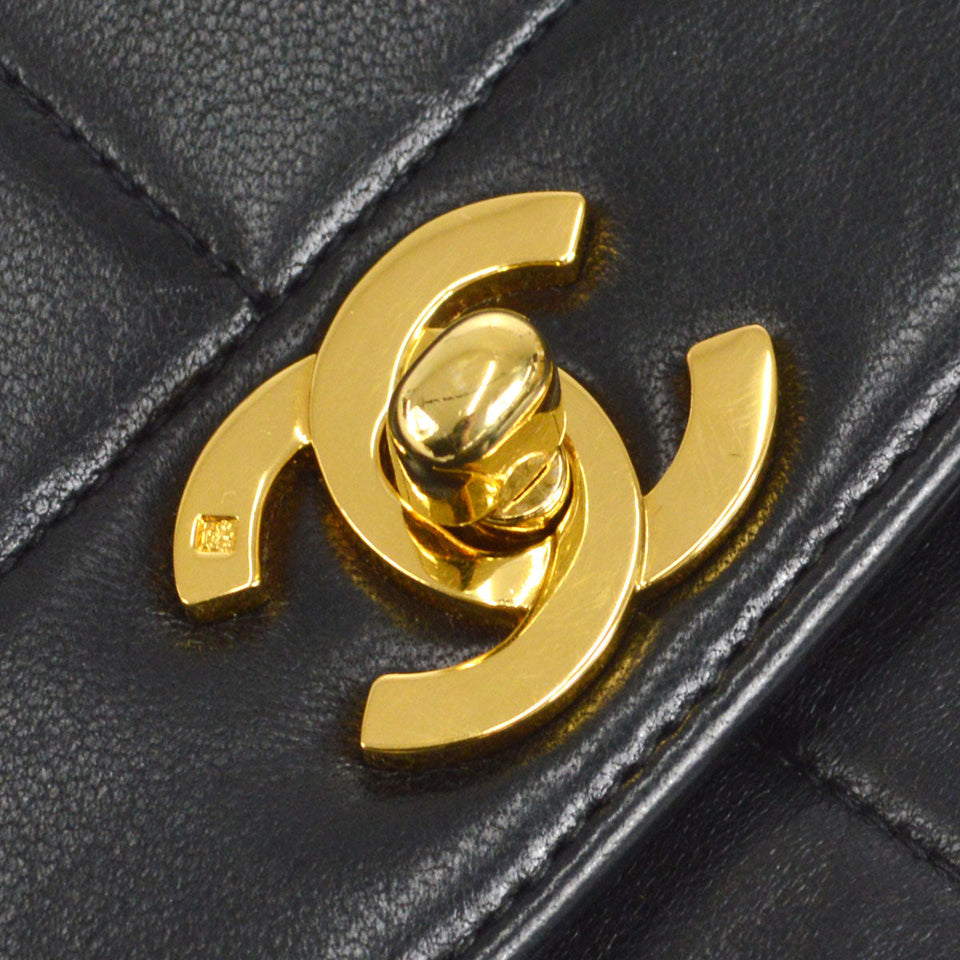 CHANEL 1991-1994 Small Vertical Border Flap