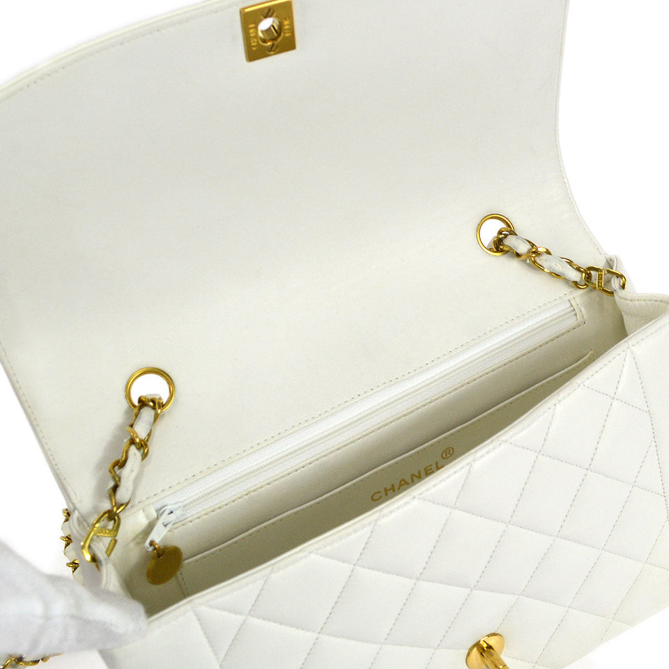 CHANEL 1994-1996 Diana Flap Medium White Lambskin