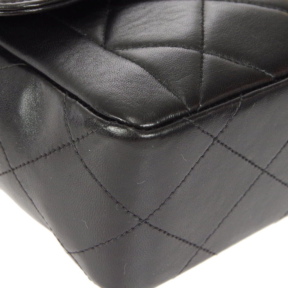 CHANEL 1996-1997 Border Flap Medium Black Lambskin