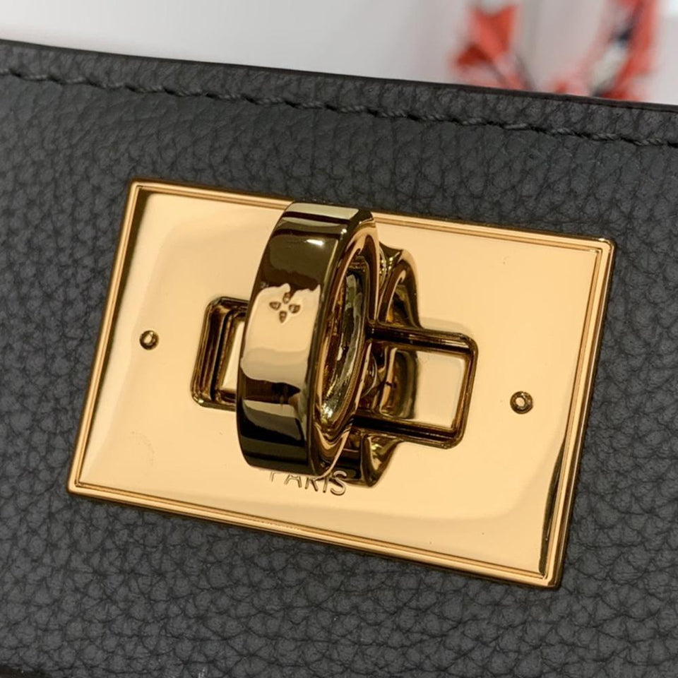Louis Vuitton ON MY SIDE MM