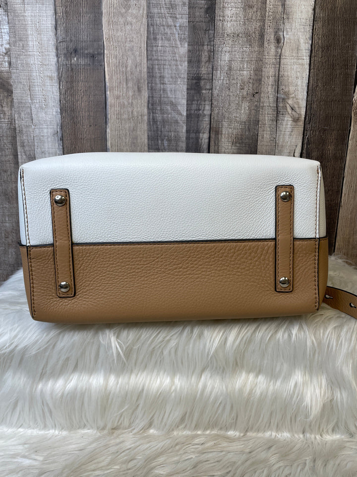 Handbag Luxury Designer By Burberry  Size: Large