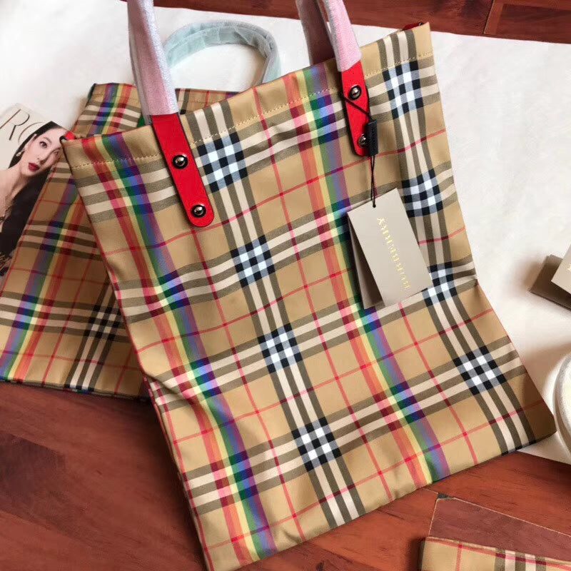 Burberry Bags - Bagsattire   289