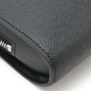 Louis Vuitton Taiga  Leather Clutch Bag