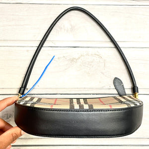 Handbag Luxury Designer By Burberry  Size: Small