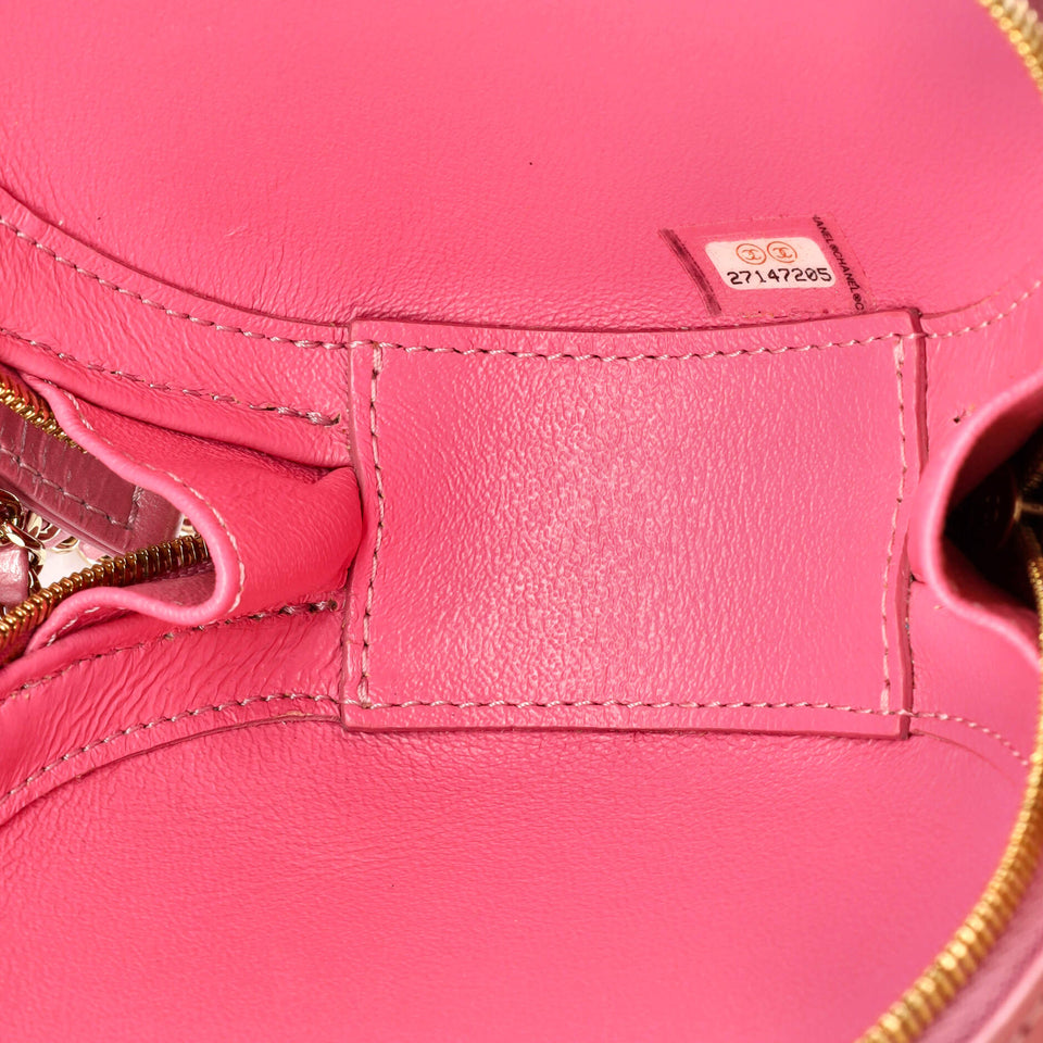 Round Clutch with Chain Quilted Iridescent Calfskin