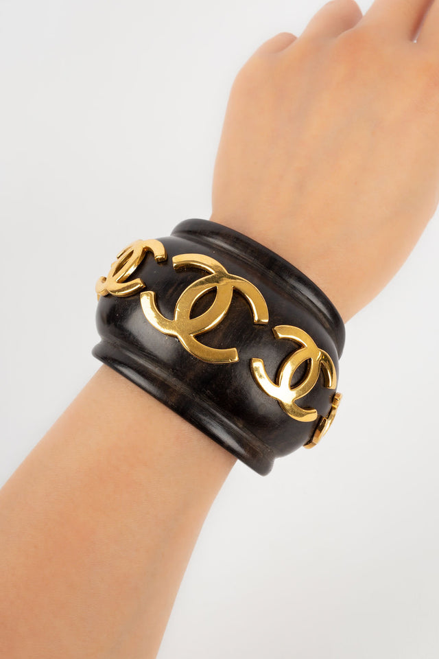 Bracelet en bois Chanel 1990s