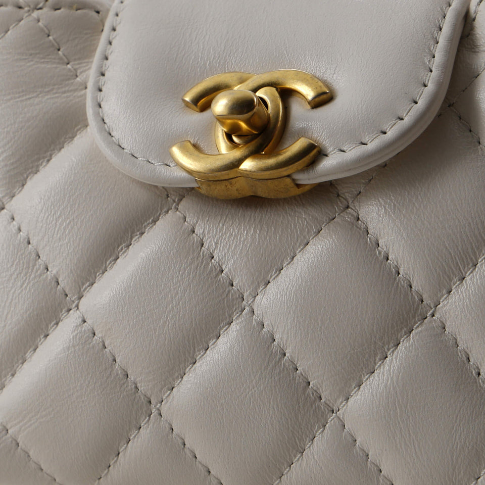 Kelly Top Handle Clutch with Chain Quilted Shiny Aged Calfskin