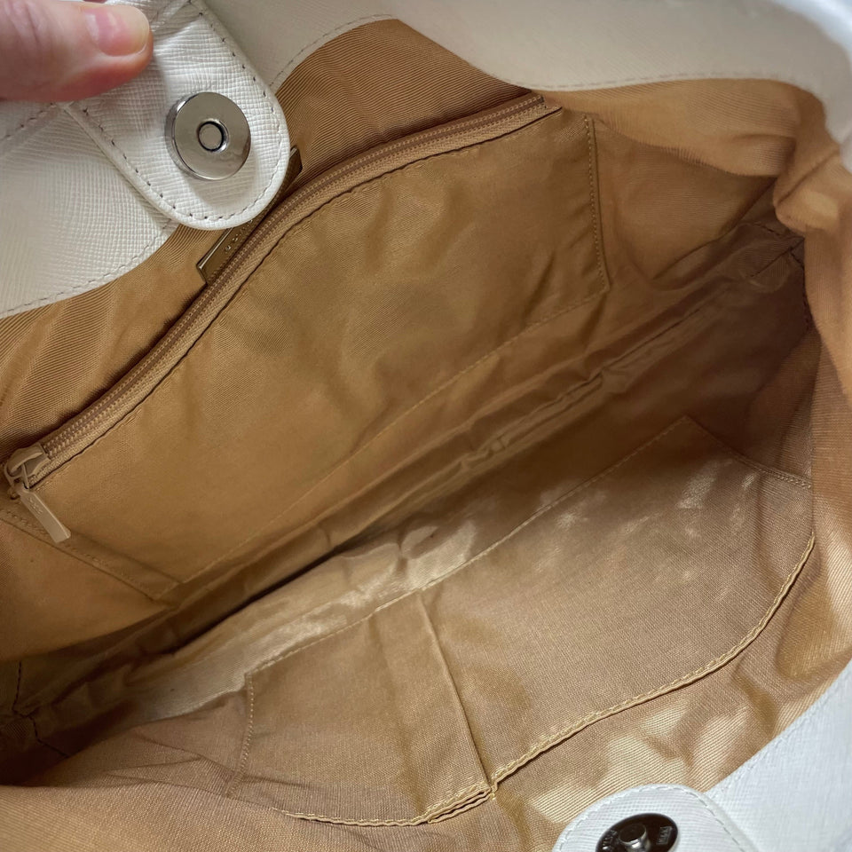 Handbag Luxury Designer By Burberry  Size: Medium