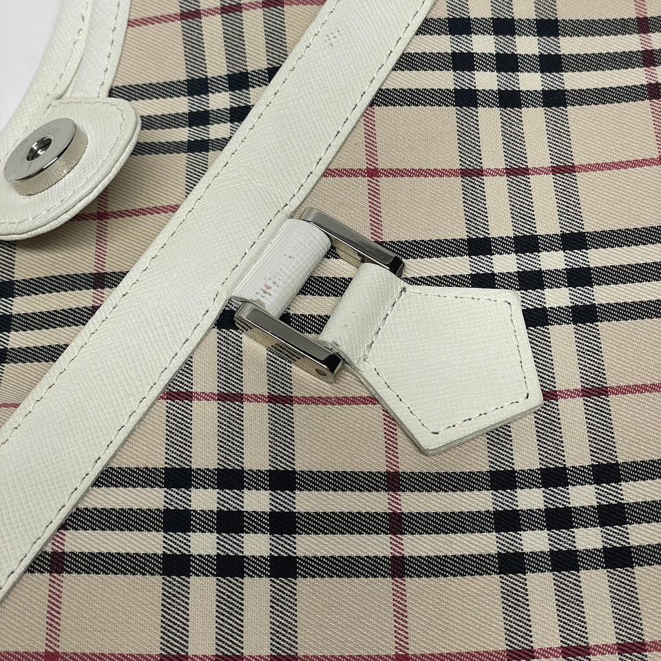 Handbag Luxury Designer By Burberry  Size: Medium