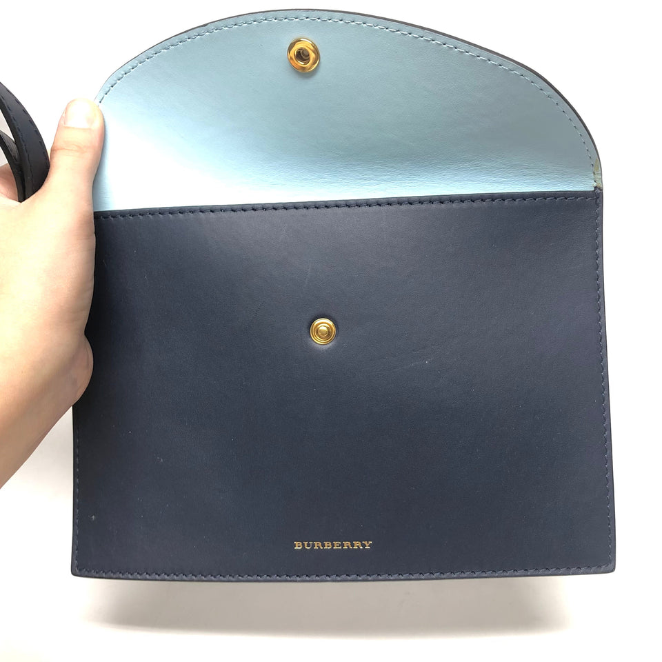 Handbag Luxury Designer By Burberry  Size: Large