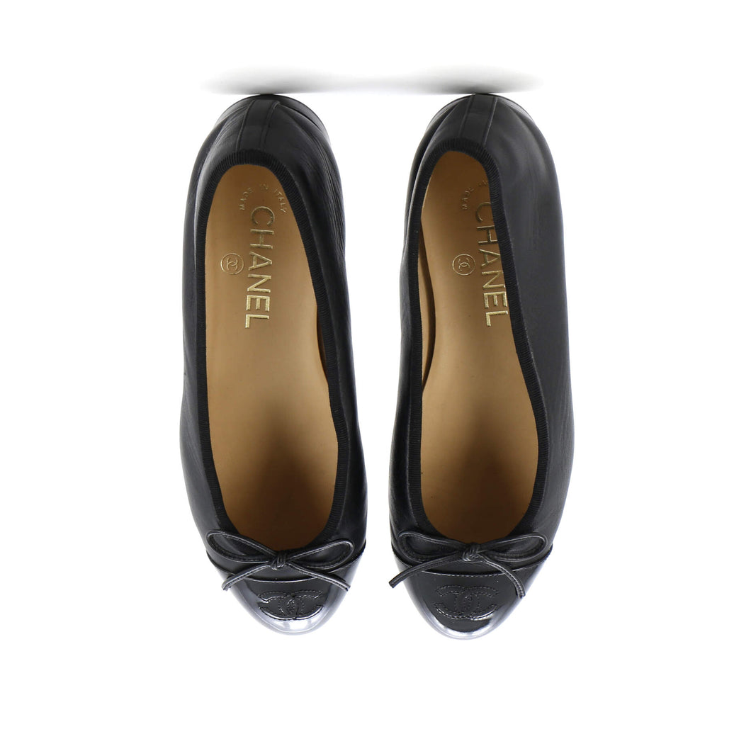 Women's CC Cap Toe Bow Ballerina Flats Leather and Patent