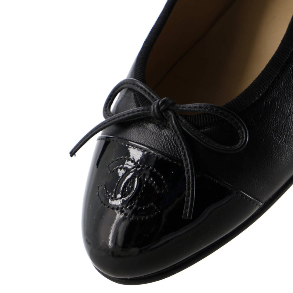 Women's CC Cap Toe Bow Ballerina Flats Leather and Patent