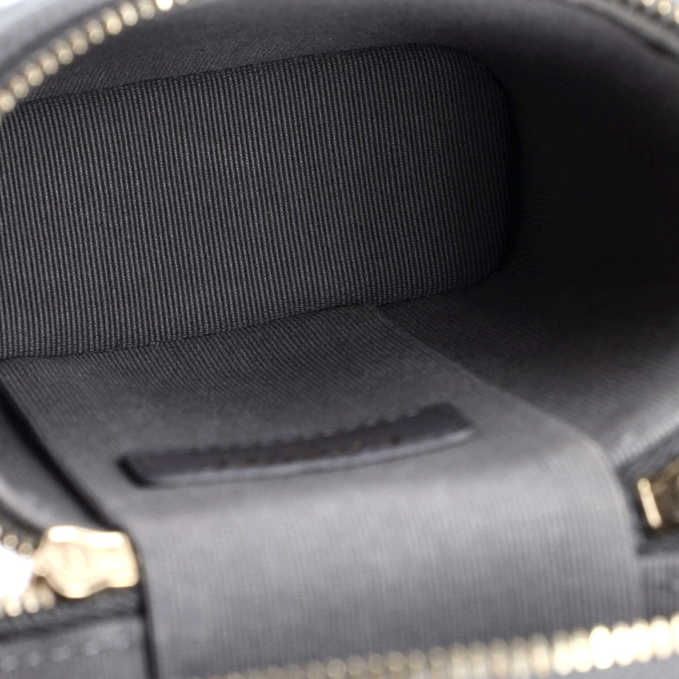 Classic Vanity Phone Holder with Chain Quilted Caviar