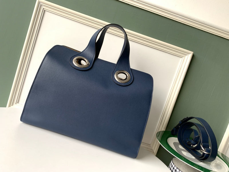 Burberry Bags - Bagsattire   695