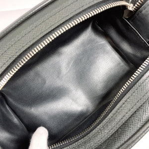 Louis Vuitton Dopp Kit  Leather Clutch Bag