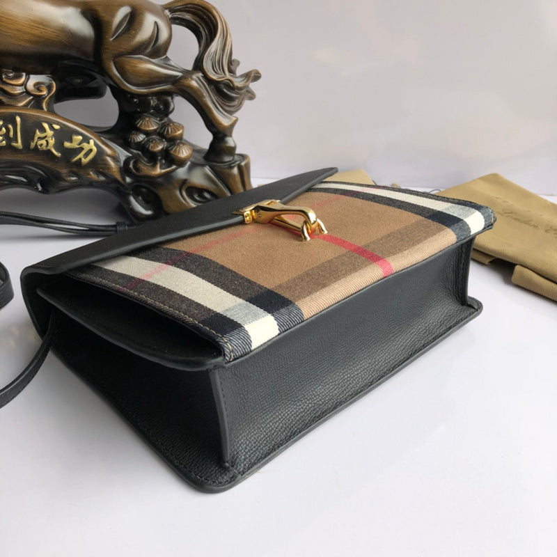 Burberry Bags - Bagsattire   466