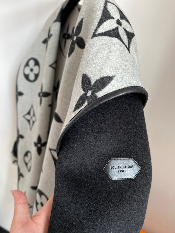 Luxury Louis Vuitton  Wrap Coat 030