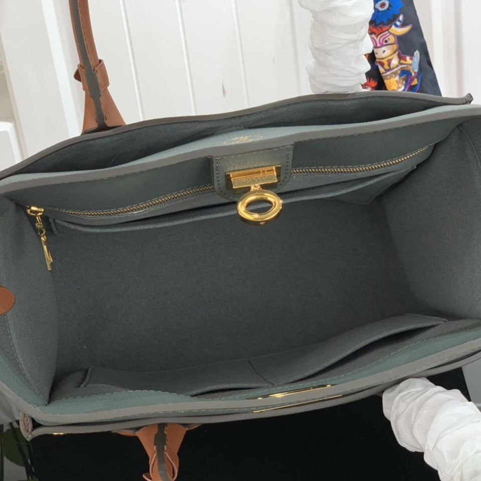 Louis Vuitton ON MY SIDE MM