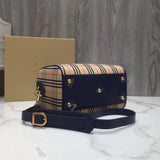 Burberry Bags - Bagsattire   697