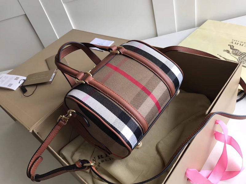 Burberry Bags - Bagsattire   239