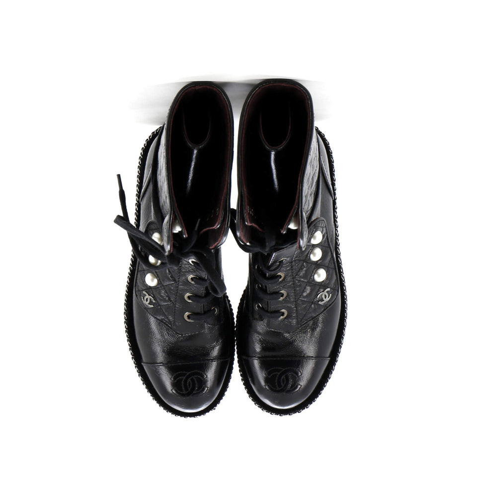 Women's Cap Toe CC Chain Around Pearl Combat Boots Leather