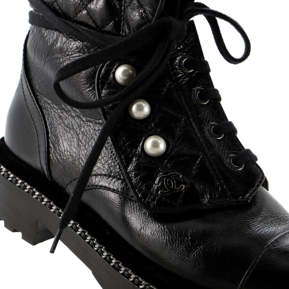 Women's Cap Toe CC Chain Around Pearl Combat Boots Leather