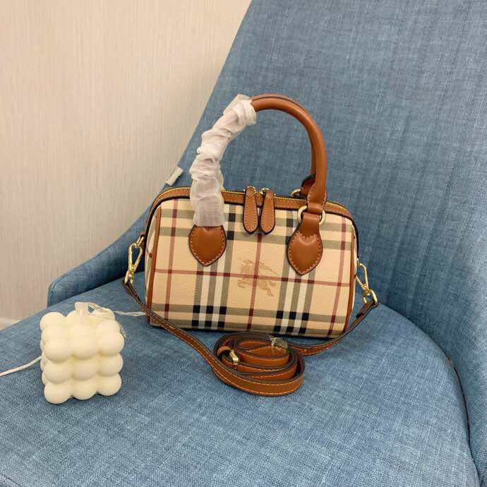 Burberry Bags - Bagsattire   213