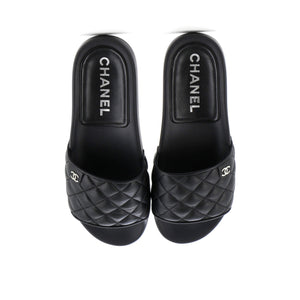 Women's CC Slide Sandals Quilted Lambskin