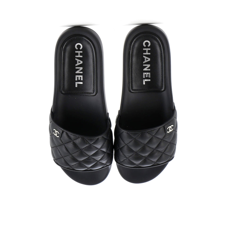 Women's CC Slide Sandals Quilted Lambskin