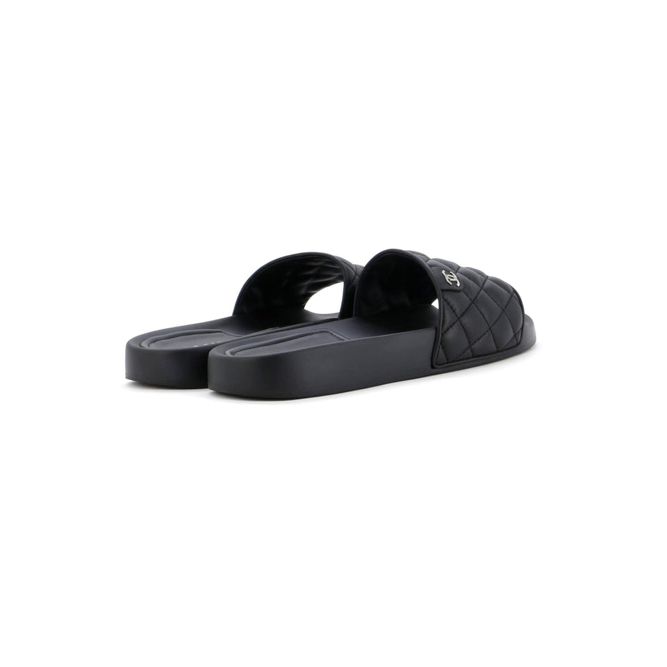 Women's CC Slide Sandals Quilted Lambskin