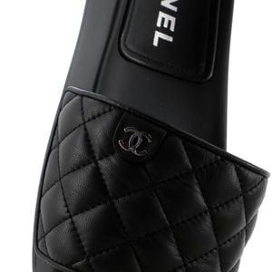 Women's CC Slide Sandals Quilted Lambskin